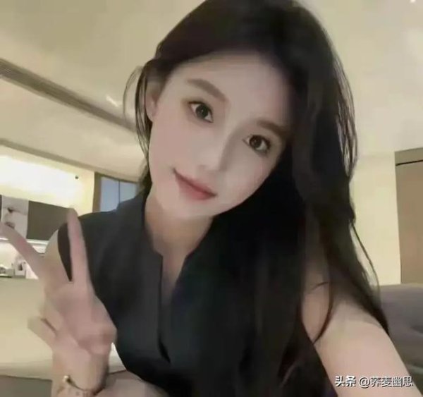 股票配资策略 湖北宜昌一校花美出圈了，五官精致，倾国倾城，美得让人移不开眼